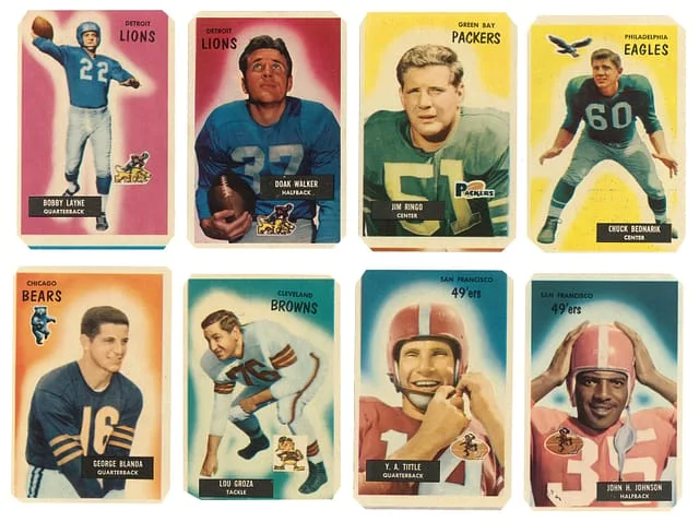 1955 Bowman Football Cut Corners Partial Set (107/160) #no-number card image