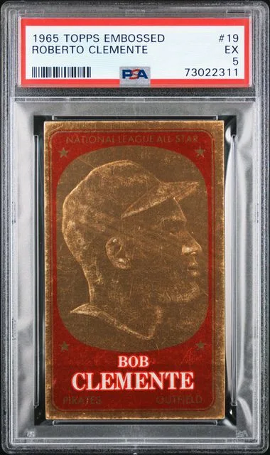 1965 Topps Roberto Clemente Embossed #19 card image