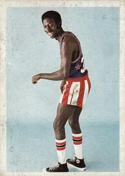 1971 Fleer Harlem Globetrotters Hubert "Geese" Ausbie #25 card image