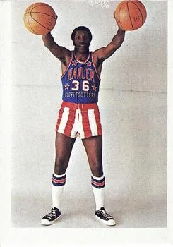 1971 Fleer Harlem Globetrotters Meadowlark Lemon #11 card image
