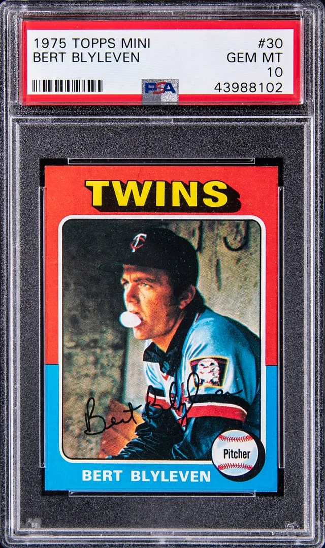 1975 Topps Mini Bert Blyleven #30 card image