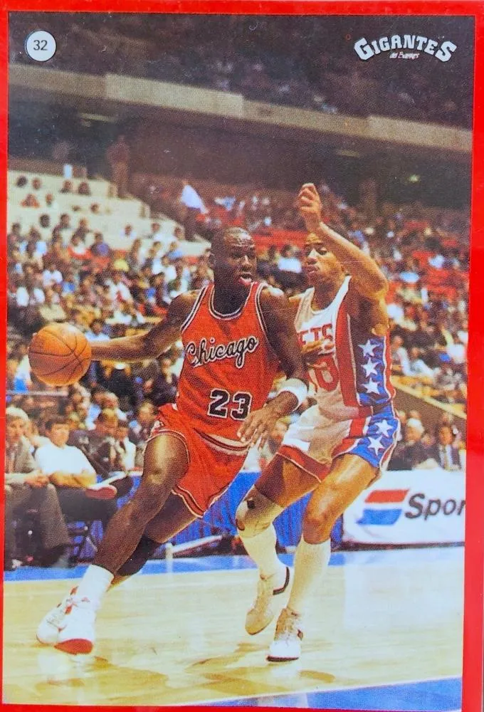 1987-88 Gigantes de la NBA Stickers (Spain) Michael Jordan #32 card image