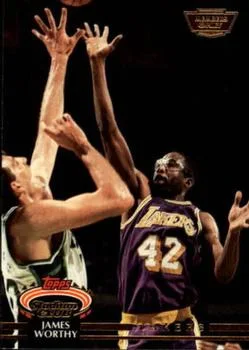 1992-93 Stadium Club James Worthy Members Only #327 card image