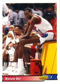 1992-93 Upper Deck European (Spanish) Manute Bol #222 card image