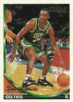 1993-94 Topps Dee Brown Gold #180 card image