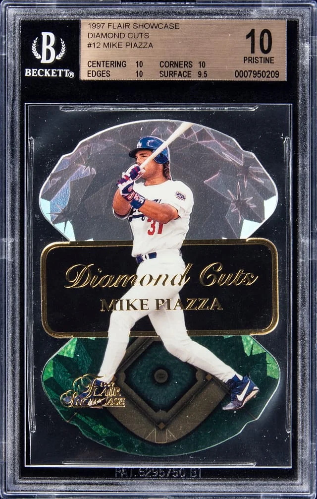1997 Flair Showcase Mike Piazza Diamond Cuts #12 card image