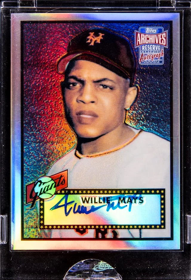 2001 Topps Archives Willie Mays 1952 Topps Reprint Autograph #261 card image