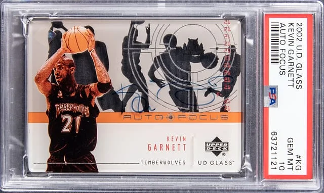 2002-03 Upper Deck Kevin Garnett Glass Auto Focus #KG card image