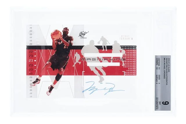 2002-03 Upper Deck Michael Jordan Glass Magnifying Glass Autographs #MJA card image
