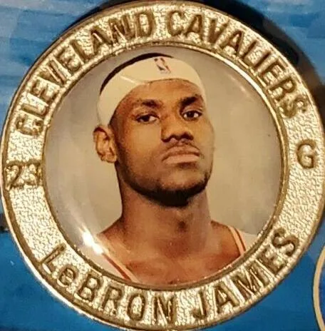 2005 Hardwood Heroes NBA Medallions Lebron James #NNO card image
