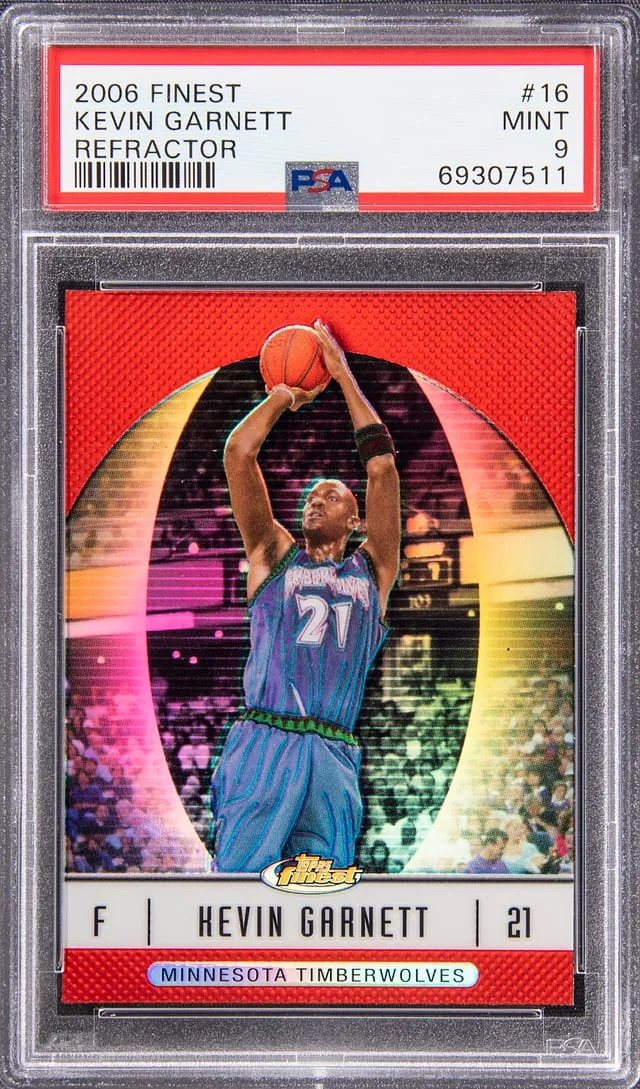 2006-07 Topps Finest Kevin Garnett Gold Refractor #16 card image