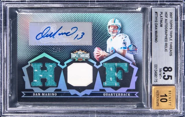 2007 Topps Triple Threads Dan Marino HOF Autographed Relic Platinum #TTH10 card image