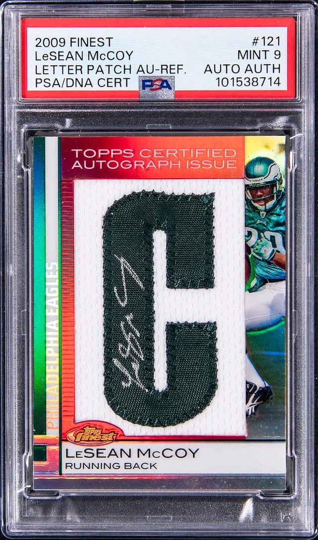2009 Finest LeSean McCoy Letter Patch Autograph-Refractor #121 card image