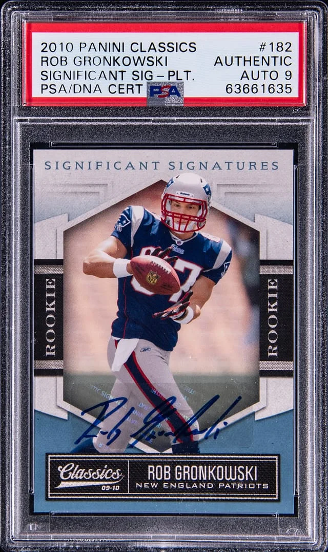2010 Panini Rob Gronkowski Classics Significant Signatures Gold #182 card image