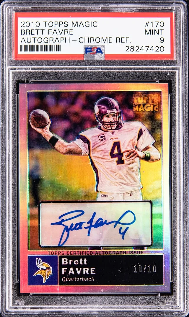 2010 Topps Brett Favre Magic Autograph ChromeRefractor #170 card image