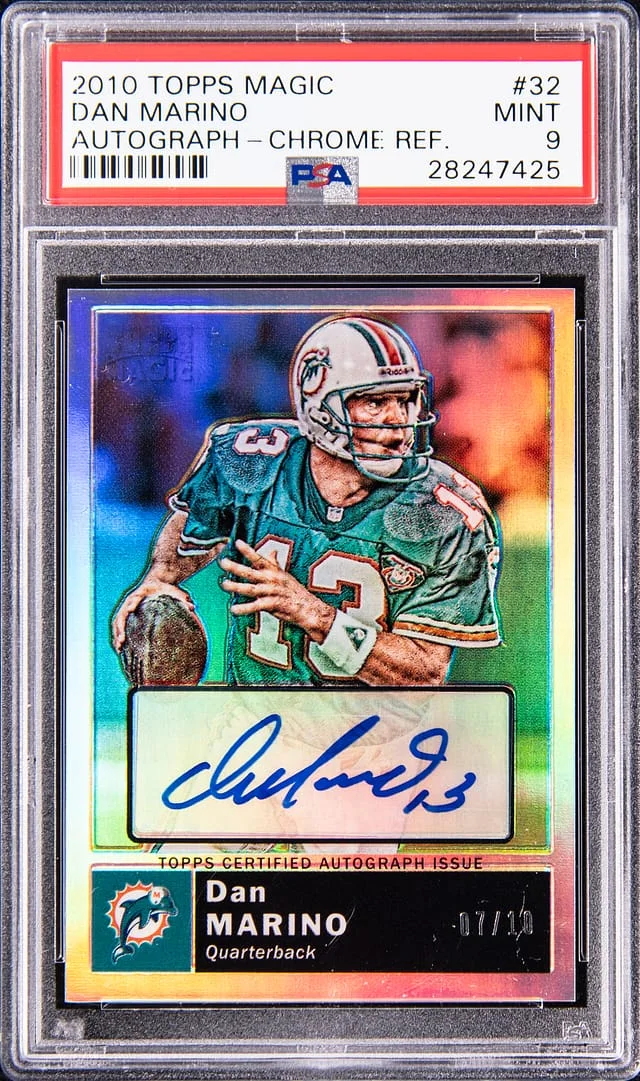 2010 Topps Dan Marino Magic Autograph Chrome Refractor #32 card image