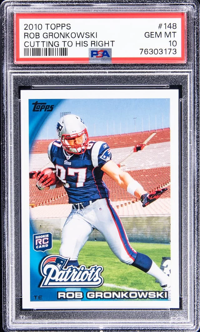 2010 Topps Rob Gronkowski, Cutting to His Right #148 card image