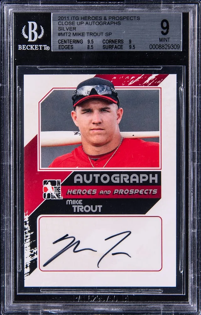2011 In the Game Mike Trout Close Up Autographs Silver #MT2 card image