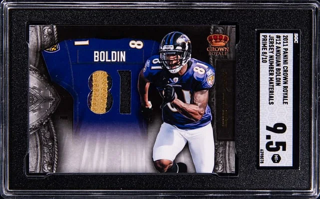2011 Panini Crown Royale Anquan Boldin Jersey Number Materials Prime #12 card image