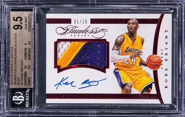 2014-15 Panini Flawless Kobe Bryant Momentous Memorabilia Autographs Gold #MA-KB card image