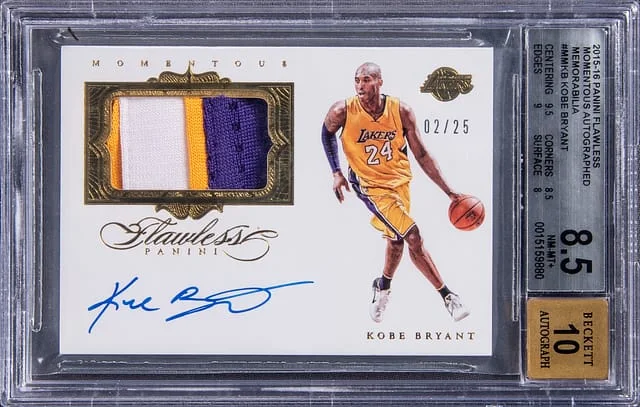2015-16 Panini Flawless Kobe Bryant Momentous Autograph Memorabilia Emerald #MM-KB card image