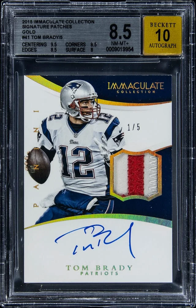 2015 Panini Immaculate Tom Brady Signature Patches Gold #ISP-TB card image