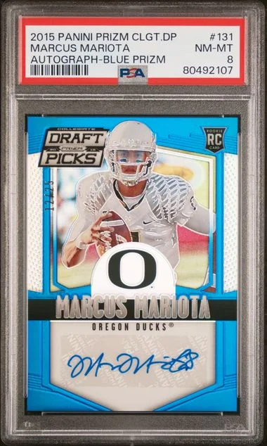 2015 Panini Prizm Marcus Mariota Collegiate Draft Picks Autograph-Blue Prizm #131 card image