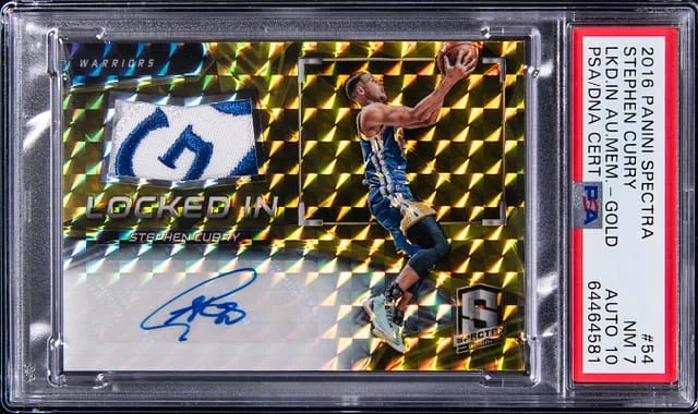 2016-17 Panini Spectra Stephen Curry Locked In Autograph Memorabilia Gold Prizm #54 card image