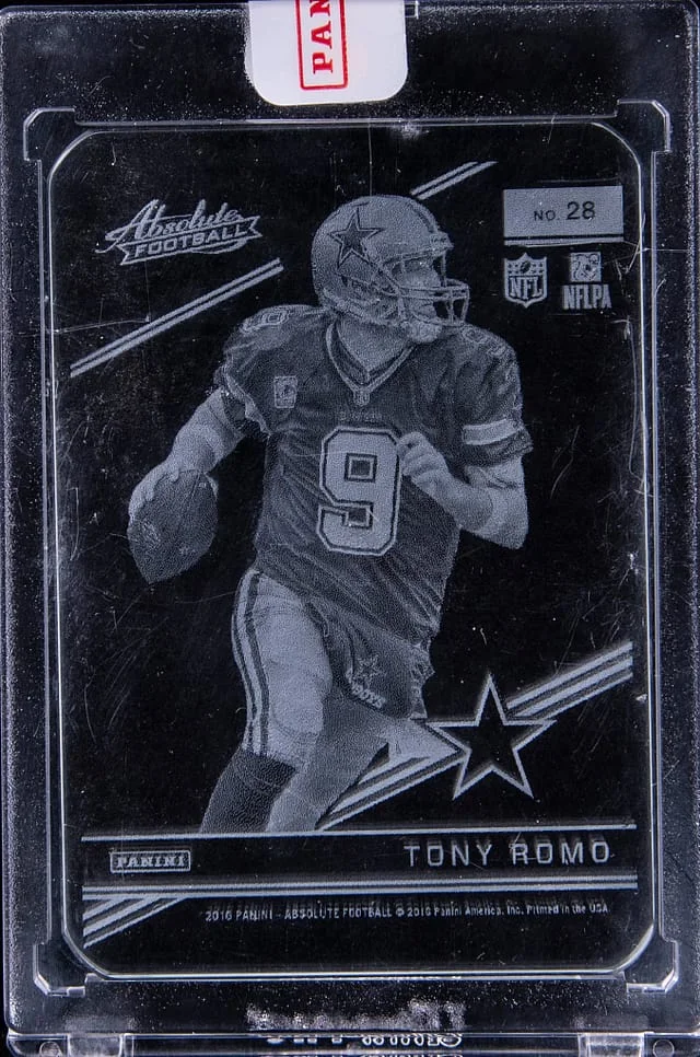 2016 Panini Absolute Tony Romo - Panini Encased Memorabilia Glass #30 card image
