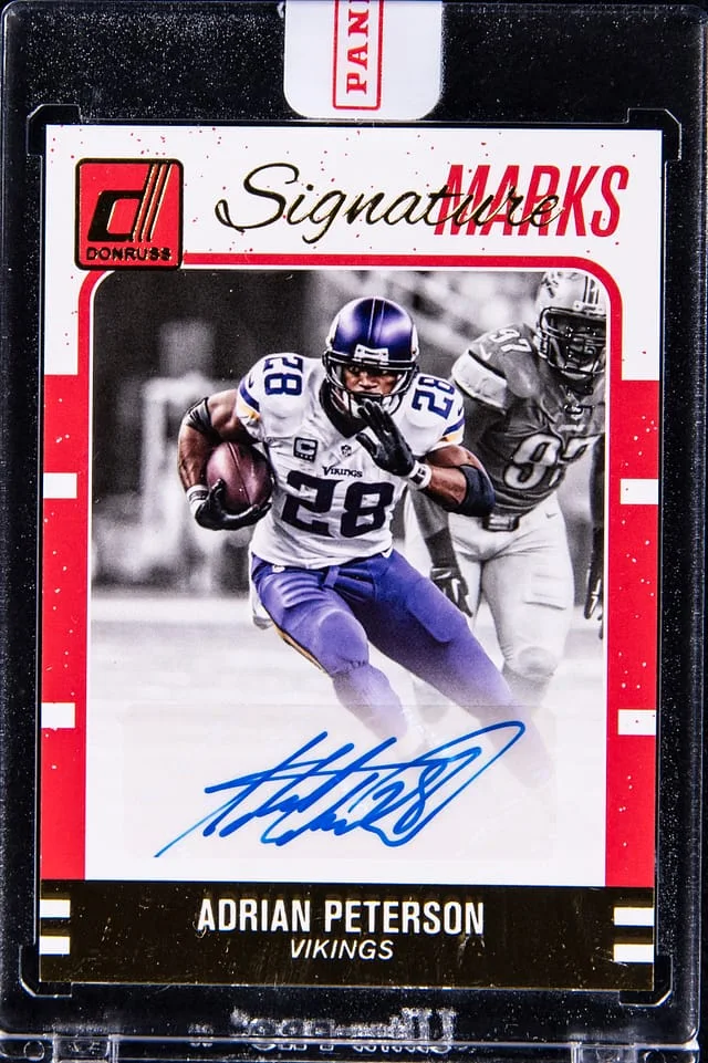 2016 Panini Donruss Adrian Peterson Signature Marks #47 card image
