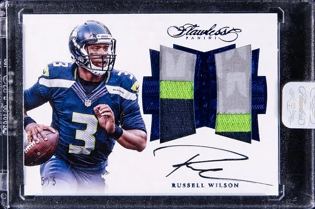 2016 Panini Flawless Russell Wilson #DU-RW card image