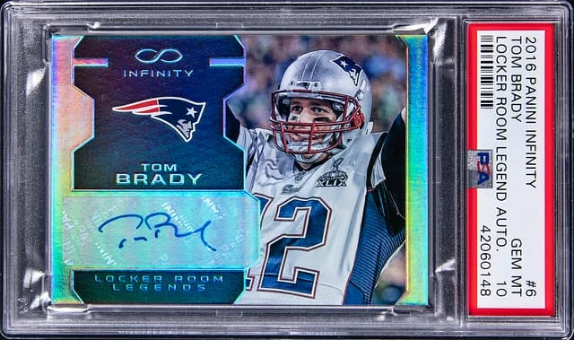 2016 Panini Tom Brady Infinity Locker Room Legend Autograph #6 card image