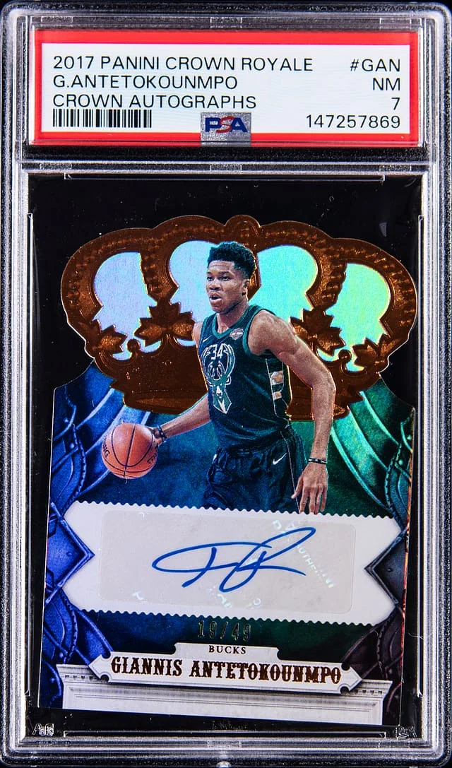 2017-18 Panini Crown Royale Giannis Antetokounmpo Crown Autographs #CA-GAN card image