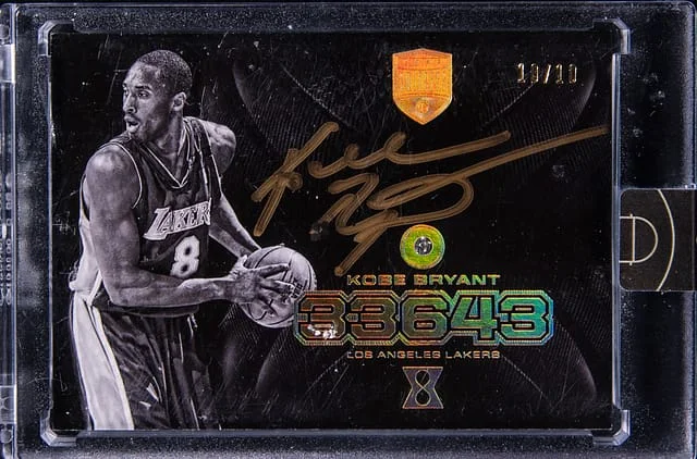 2017-18 Panini Kobe Bryant Kobe Eminence 33643 Diamond Autographs #17 card image