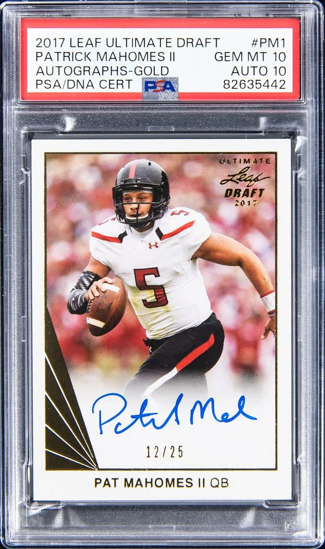 2017 Leaf Patrick Mahomes II Ultimate Draft Gold #UBA-PM1 card image