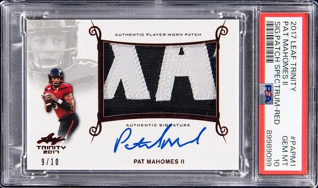 2017 Leaf Trinity Patrick Mahomes II Signature Patch Spectrum Red #PA-PM1 card image
