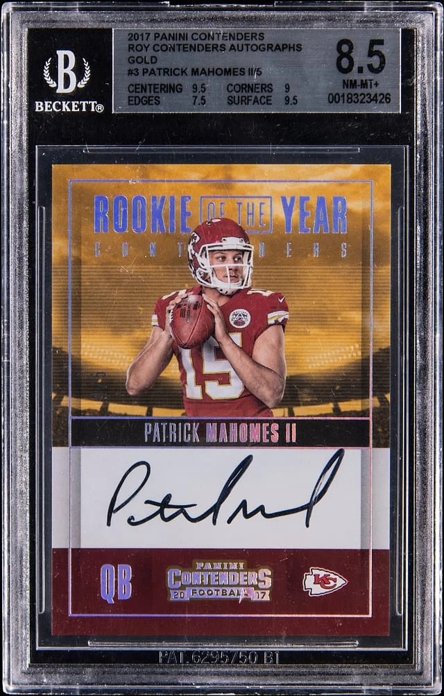 2017 Panini Contenders Patrick Mahomes of the Year Contenders Autograph Gold #RY-PM card image