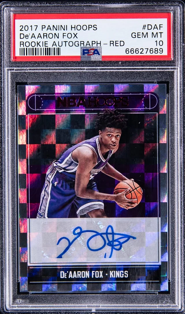 2017 Panini Hoops De'Aaron Fox Autograph Red #DAF card image