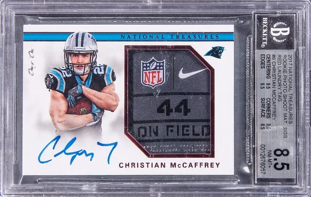 2017 Panini National Treasures Photo Shoot Material Signatures Red Laundry #no-number card image