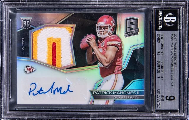 2017 Panini Spectra Patrick Mahomes II Patch Autograph (RPA) Gold Laundry Tags NFL Shield #204 card image