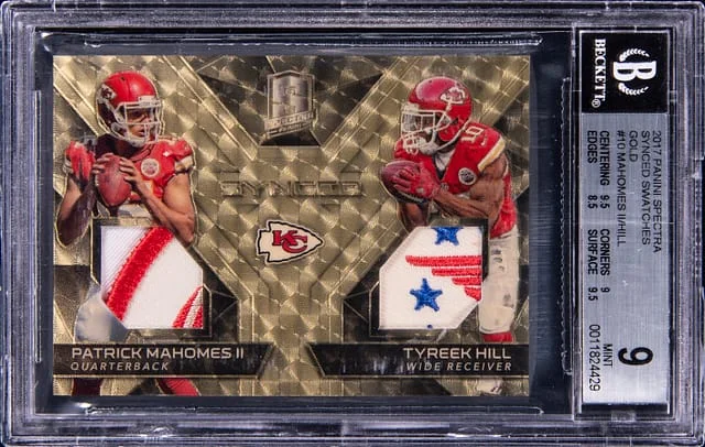 2017 Panini Spectra Patrick Mahomes II/Tyreek Hill Synched Swatches Gold #10 card image