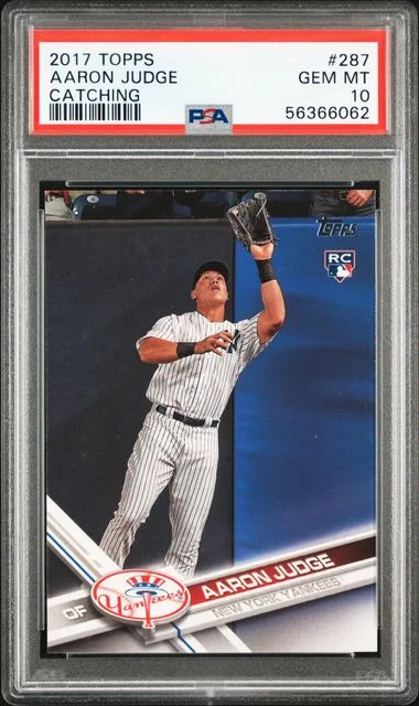 2017 Topps Aaron Judge Catching #287 card image