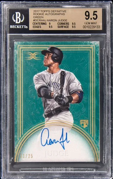 2017 Topps Aaron Judge Definitive Autographs Green #DCRA-AJ card image