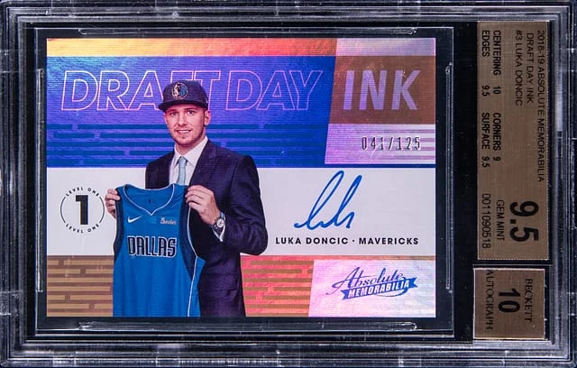 2018-19 Panini Absolute Luka Doncic Memorabilia Draft Day Ink #3 card image