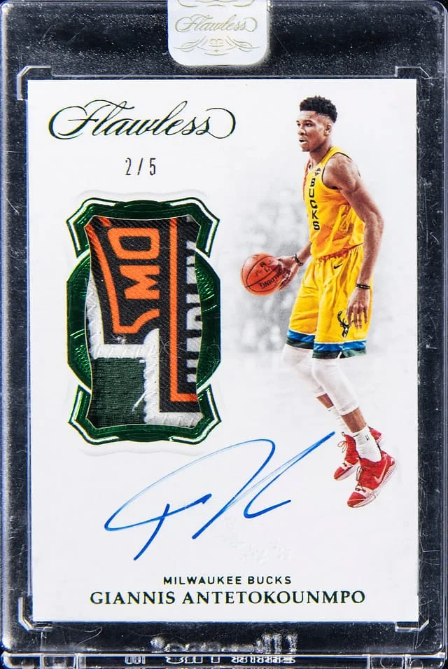2018-19 Panini Flawless Giannis Antetokounmpo Vertical Patch Autographs Emerald #VP-GAN card image