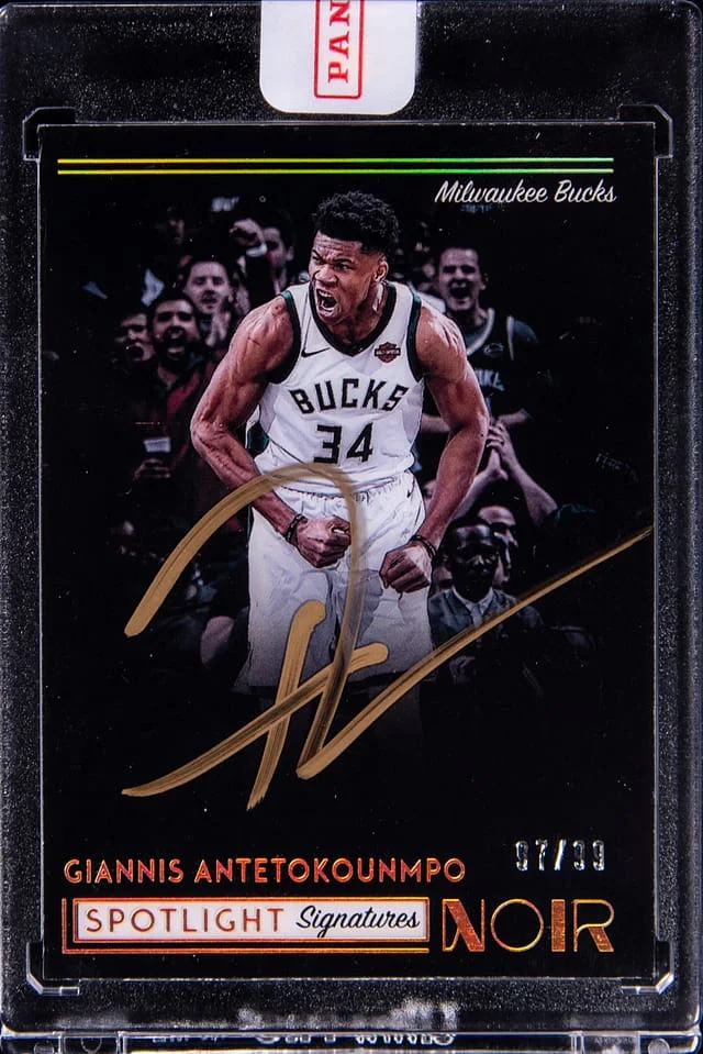 2018-19 Panini Noir Giannis Antetokounmpo Spotlight Signatures Vertical #SSV-GAN card image