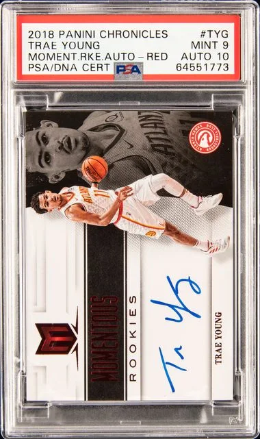 2018 Panini Chronicles Momentous Rookies Autographs Red Tyg Trae Young #no-number card image