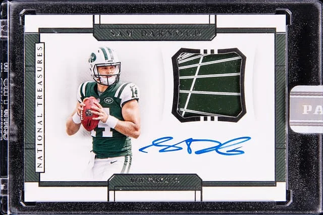 2018 Panini National Treasures Sam Darnold Gloves Signatures White Box #RGS-SD card image