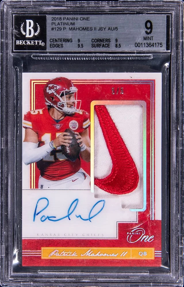 2018 Panini Patrick Mahomes II One Patch Autographs Platinum #129 card image