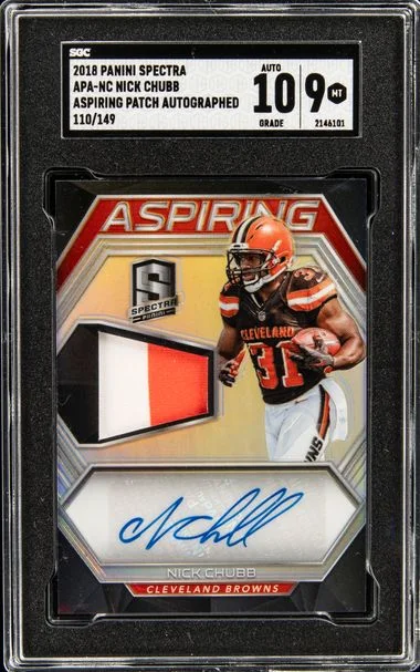 2018 Panini Spectra Apa-Nc Nick Chubb Aspiring Patch Autographed #110/149 card image